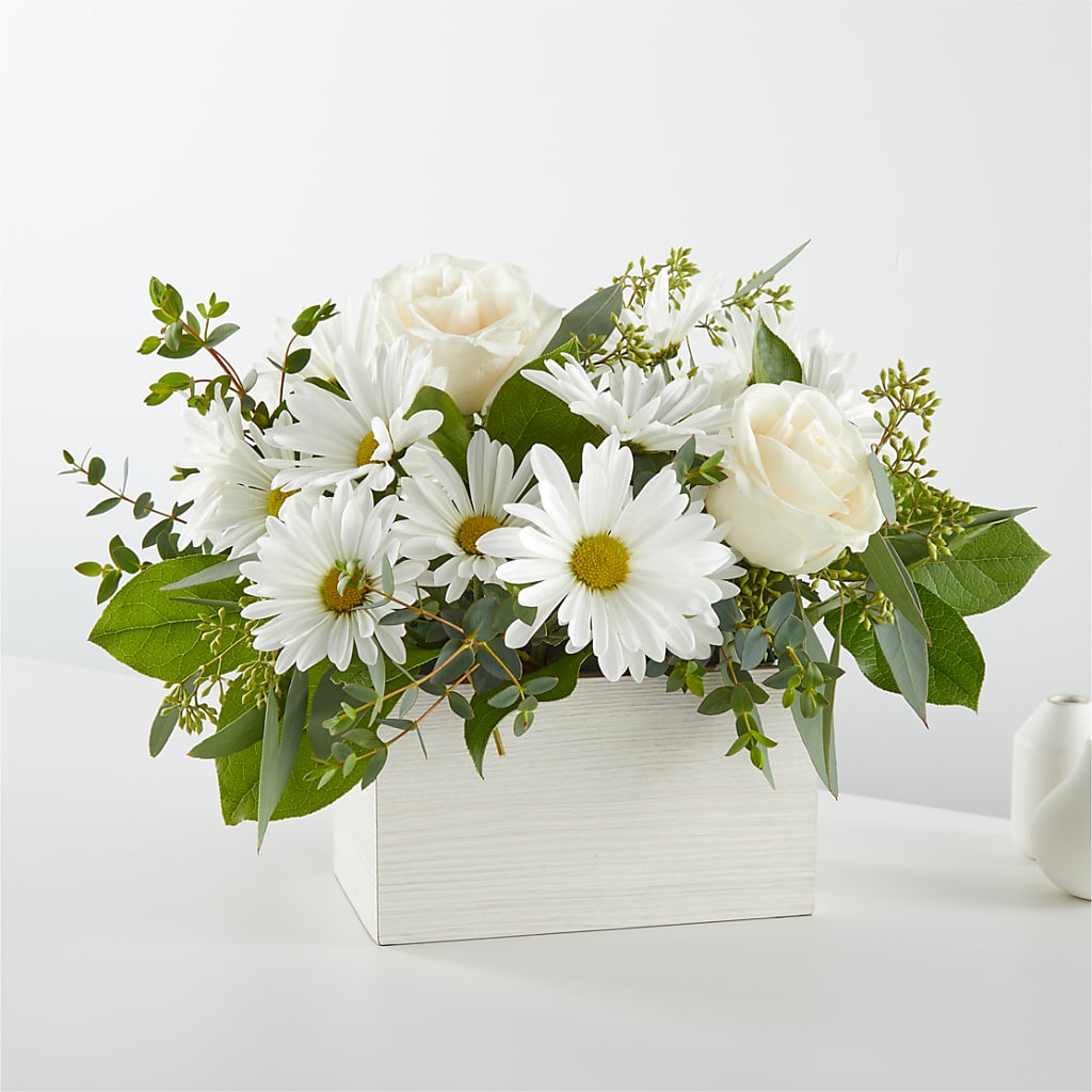 Fresh Linen Box Bouquet – Family Fare Supermarkets #3785, Omaha NE