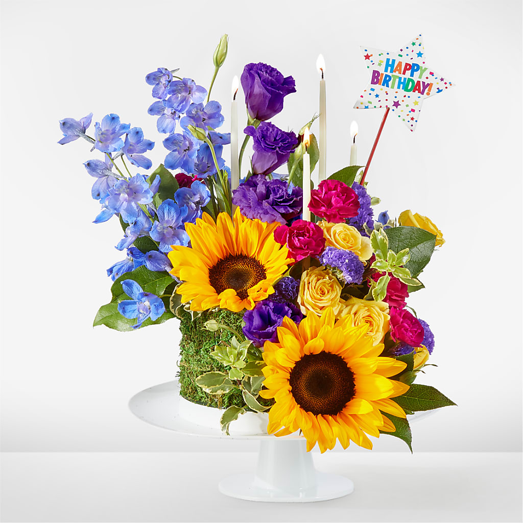 Star of the Day Floral Cake – Family Fare Supermarkets #3785, Omaha NE